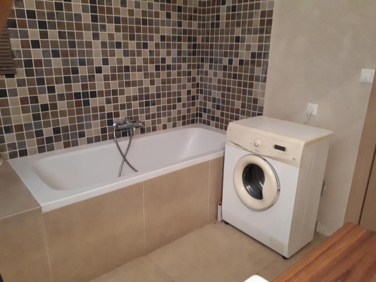 Apartman Utulny V 15 *